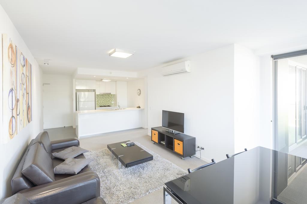 Eastwood Apartamentos Brisbane Exterior foto A living room in a typical apartment