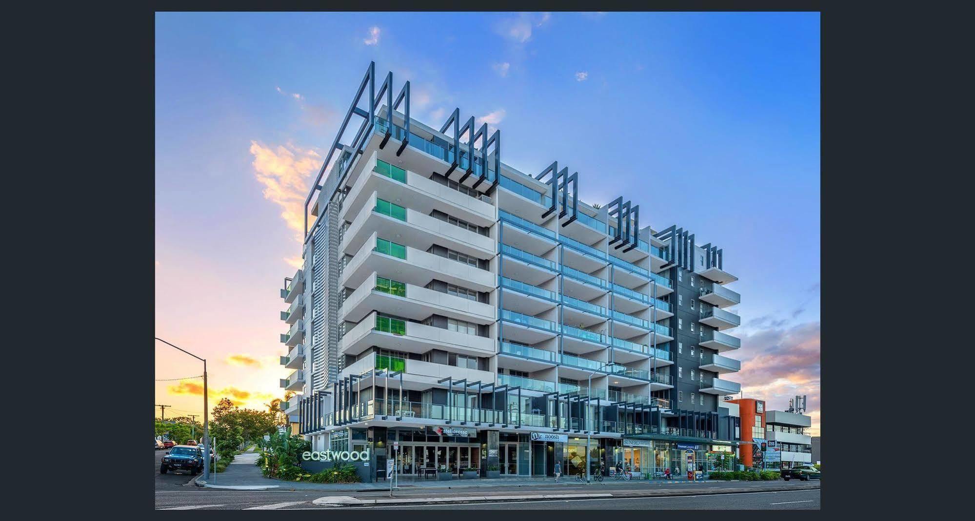 Eastwood Apartamentos Brisbane Exterior foto The Village, 2015